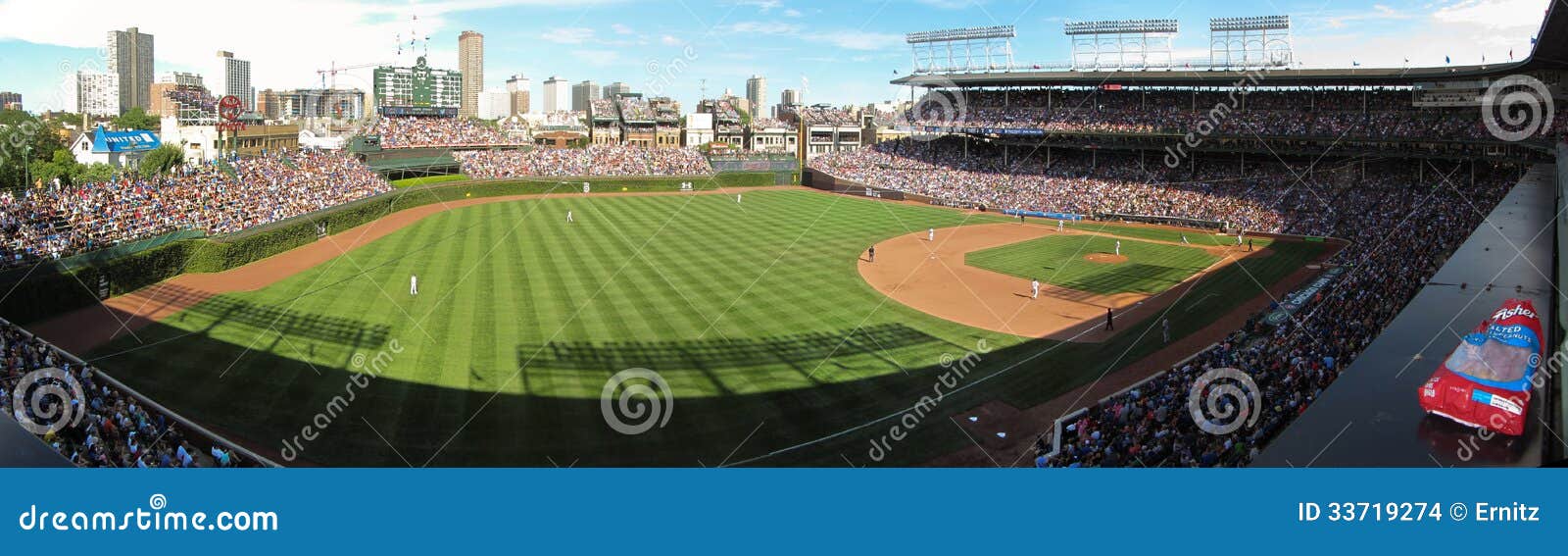 Wrigley Field editorial stock image. Image of marquee - 33719274