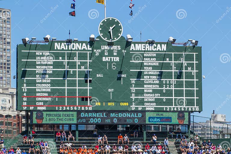 Wrigley Field Scoreboard editorial photo. Image of scoreboard 32974726