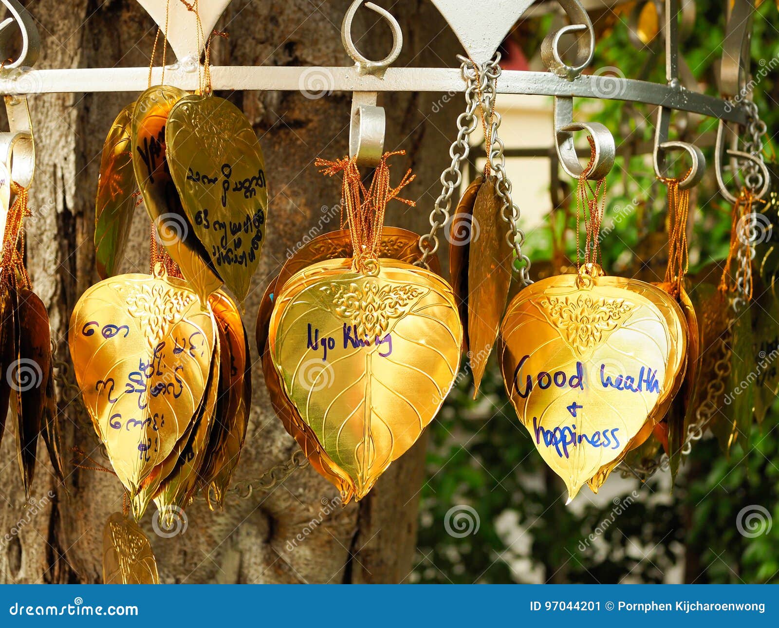 write your wishes on the gold bodhi.