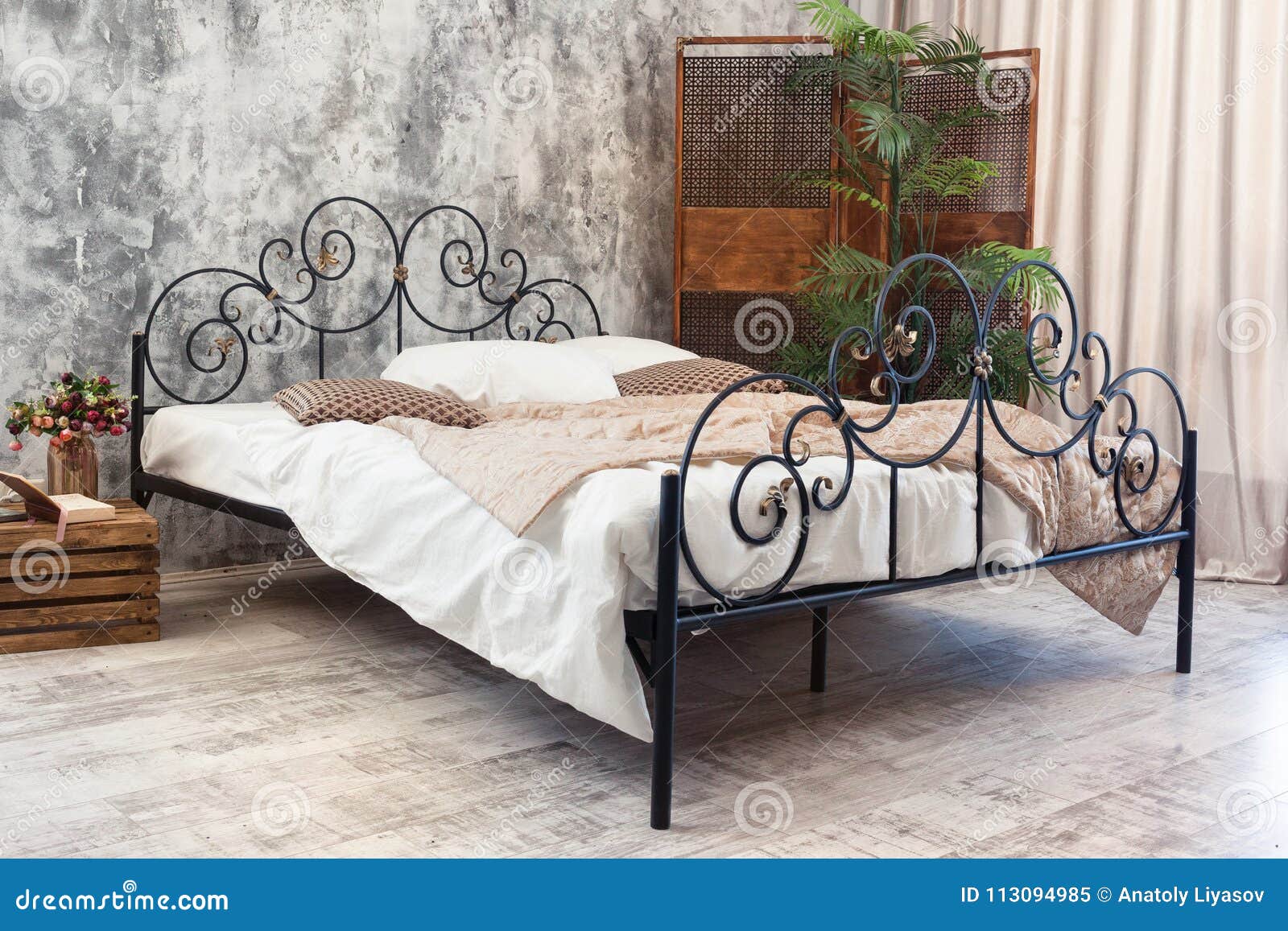 Wrought iron bed stock image. Image of gold, pier, interior 113094985