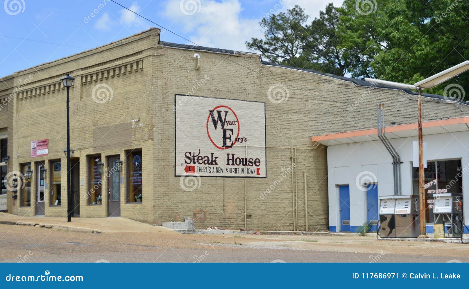 Wyatt Earp Steakhouse, Covington, TN Photo éditorial Image du feuillu