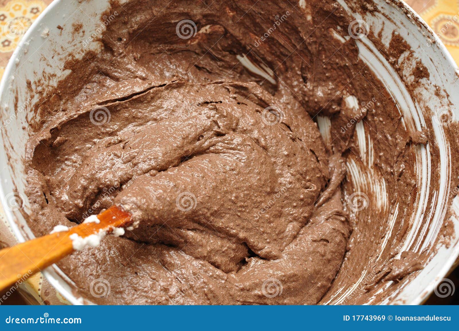 Wypiekowa tortowa czekolada. Dokrętka wypiekowy tortowy czekoladowy kulinarny proces