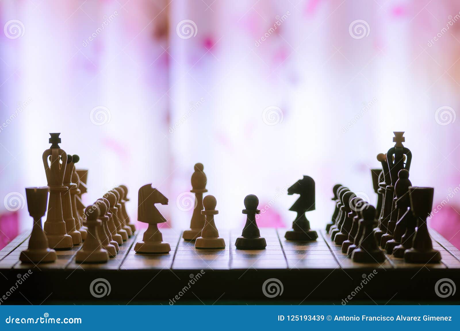 Xadrez, abertura italiana imagem de stock. Imagem de estratégia - 125193439