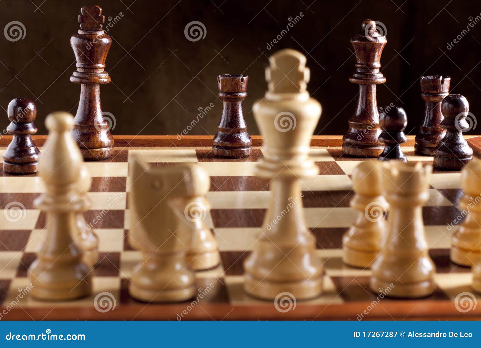 Foto de Checkmate Mão Faz Final Ganhando Movimento No Jogo De