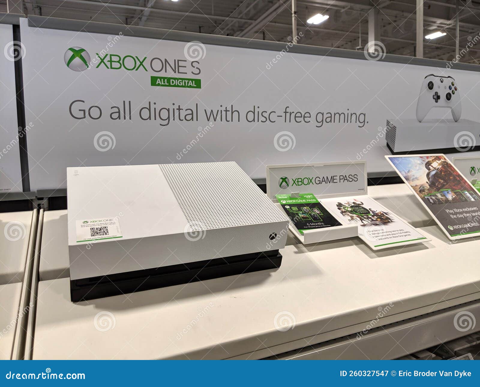 Rows of Xbox One Games on Display Inside Best Buy Store Editorial Photo -  Image of financial, electronic: 140443531