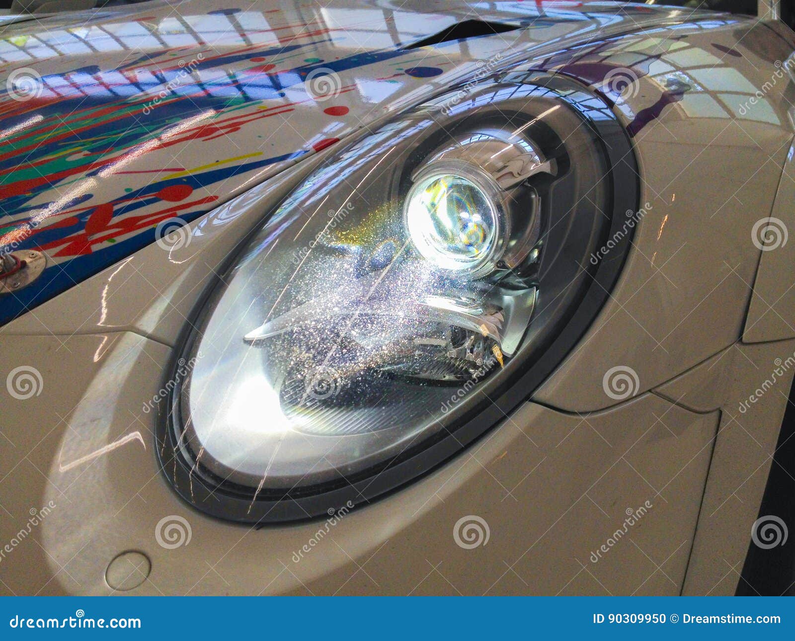 Xenon Headlight from Porsche 911 GT3 Cup 991 - LIGHT Editorial Image -  Image of sportscar, racing: 90309950