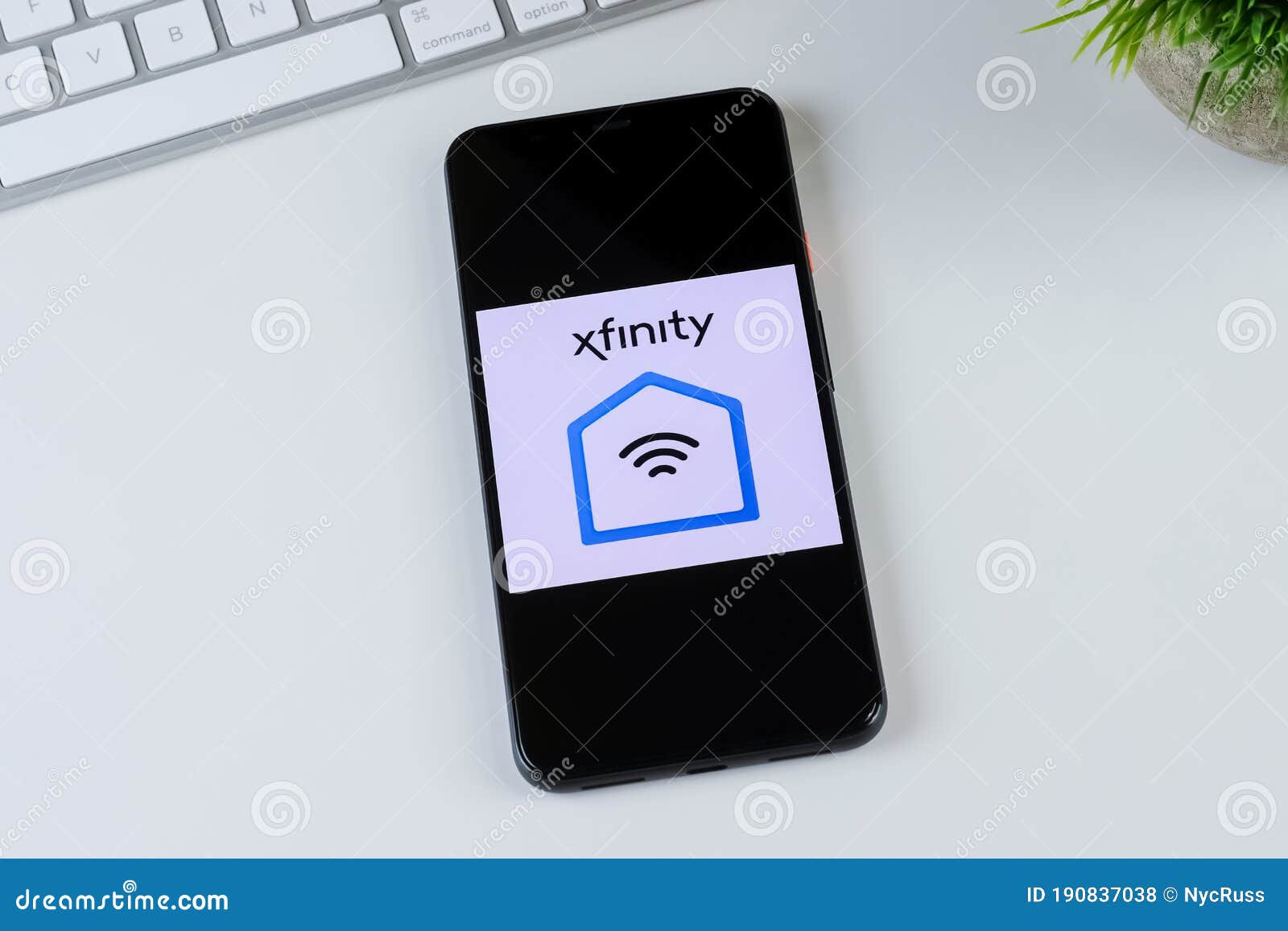 Xfinity Xfi App Logo On A Smartphone Screen Editorial Stock Photo Image Of Desk Xfinity 190837038