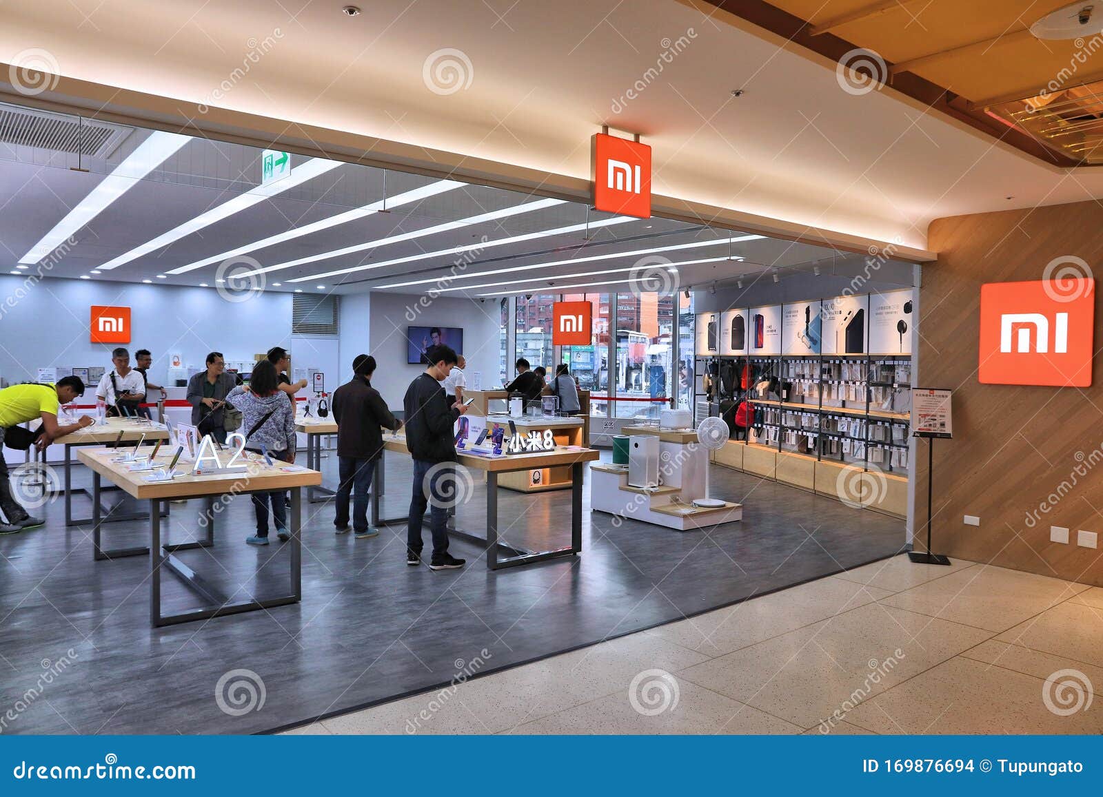 Xiaomi Mi store editorial stock image. Image of tourism - 169876694