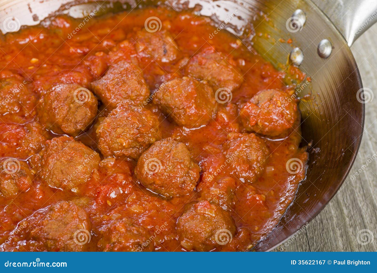 Xiu Mai - polpette piccanti vietnamite della carne di maiale in salsa al pomodoro fragrante.