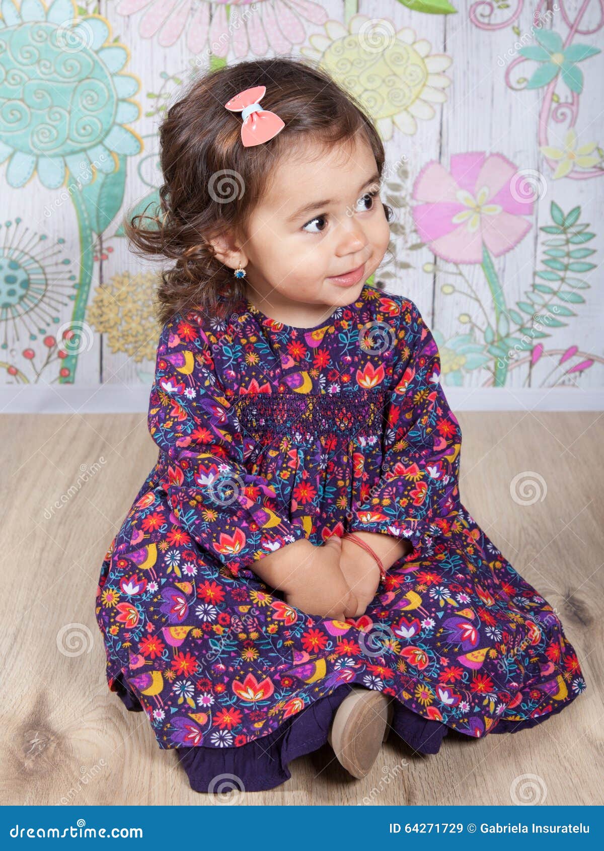 1 Y Un Medio Bebe Ano Interior Imagen De Archivo Imagen De Viejo Retrato