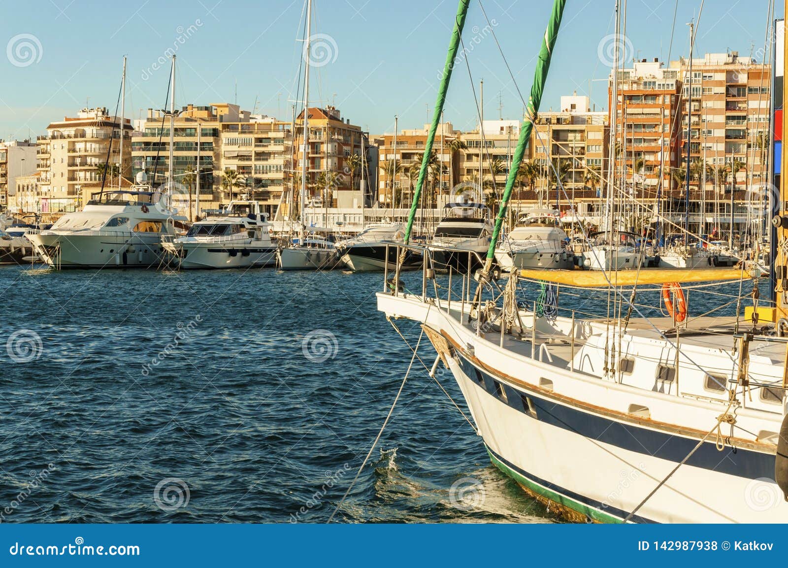 yacht clubs in spain