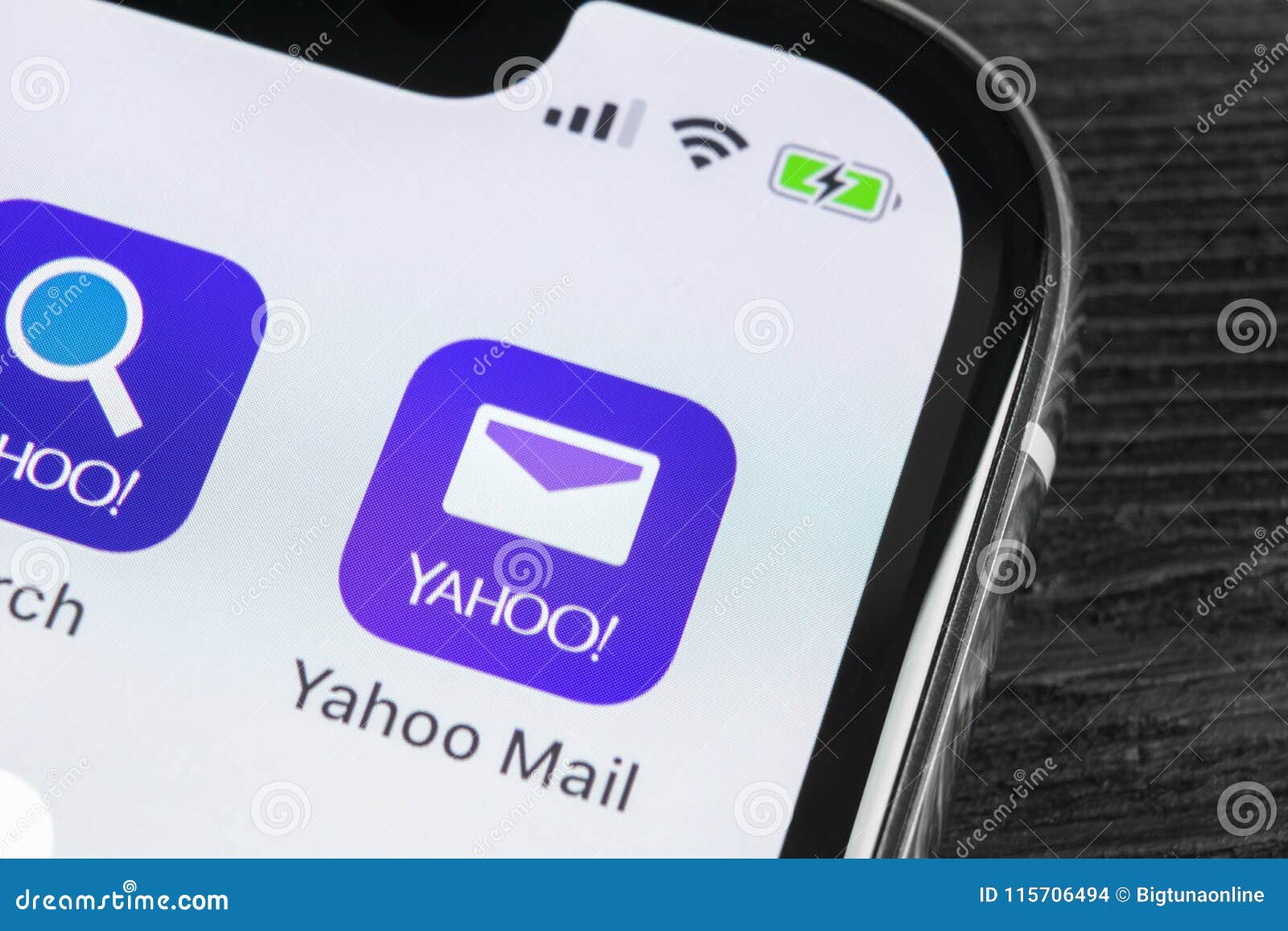 Yahoo Mail Anwendungsikone Auf Apple Iphone X Smartphone Schirmnahaufnahme Yahoo Verschicken App Ikone Dieses Ist Eine 3d Ubertra Redaktionelles Stockbild Bild Von Anwendungsikone Verschicken 115706494