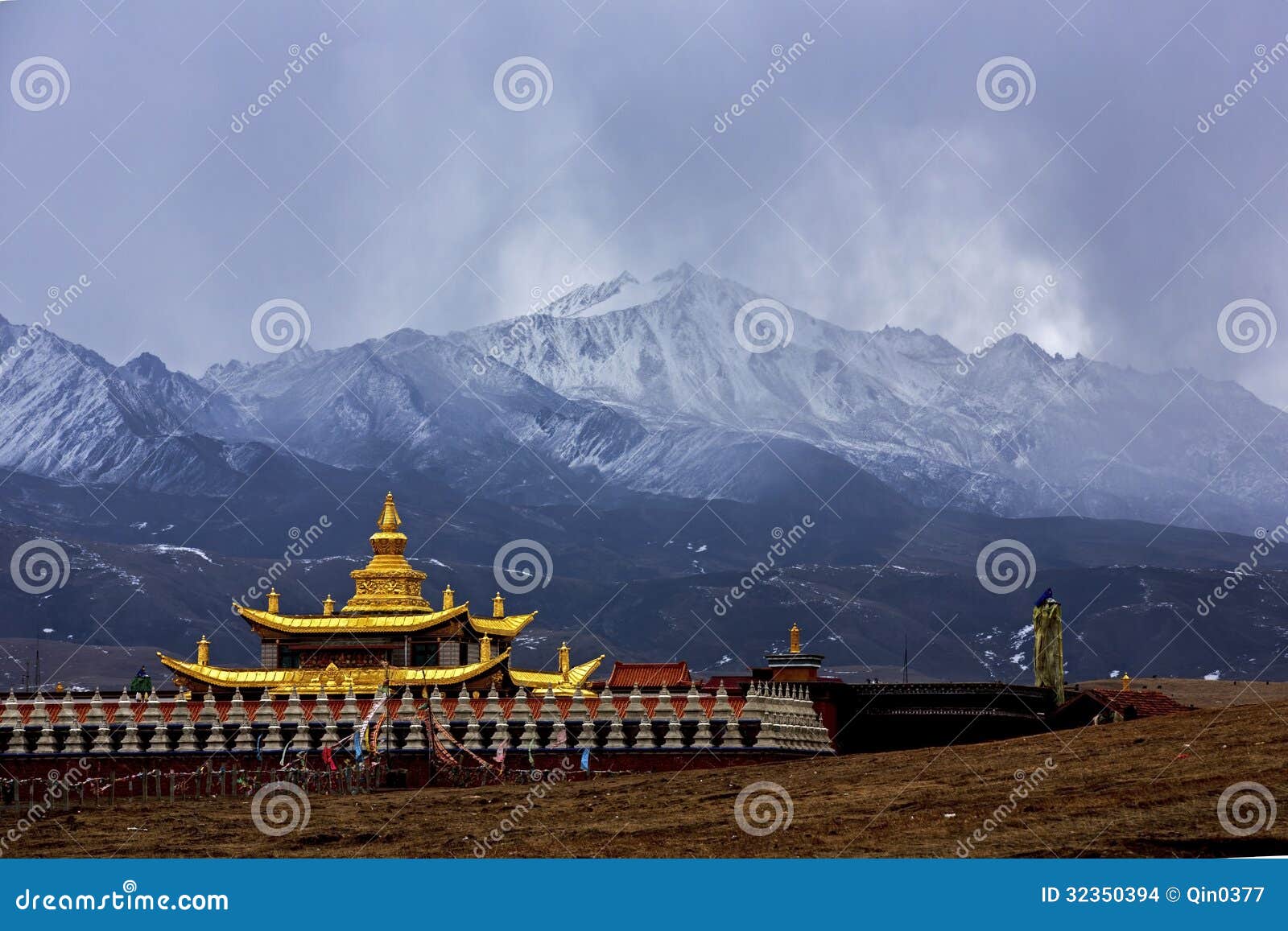 yalla snow-capped mountains, called the tibetan xia xueya laga wave