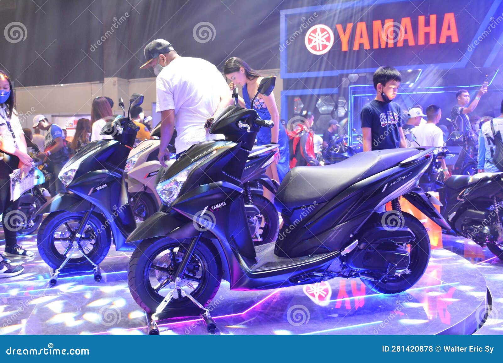 Moto Yamaha No Festival De Bicicleta De Corrida No Interior Do Pasay  Philippines Foto Editorial - Imagem de velocidade, bicicleta: 281420386