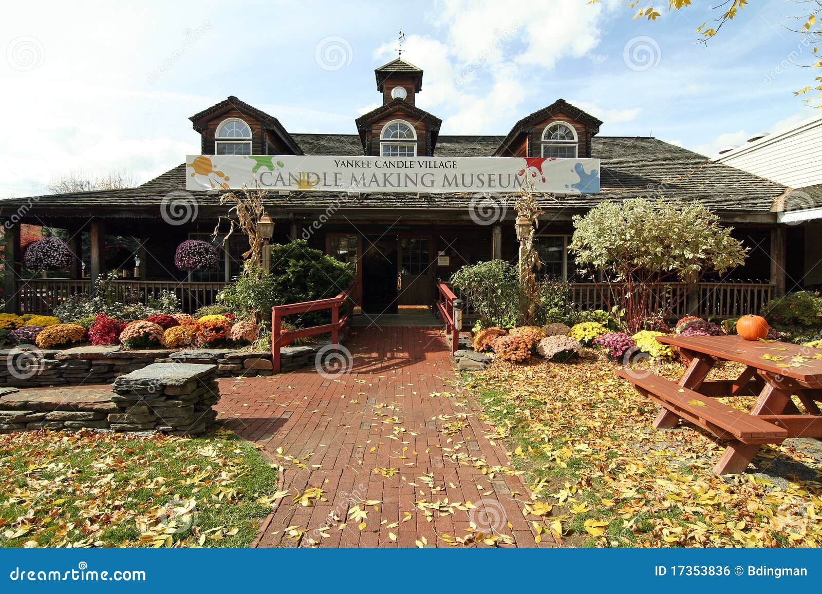 Yankee Candle Company editorial photo. Image of scented 17353836