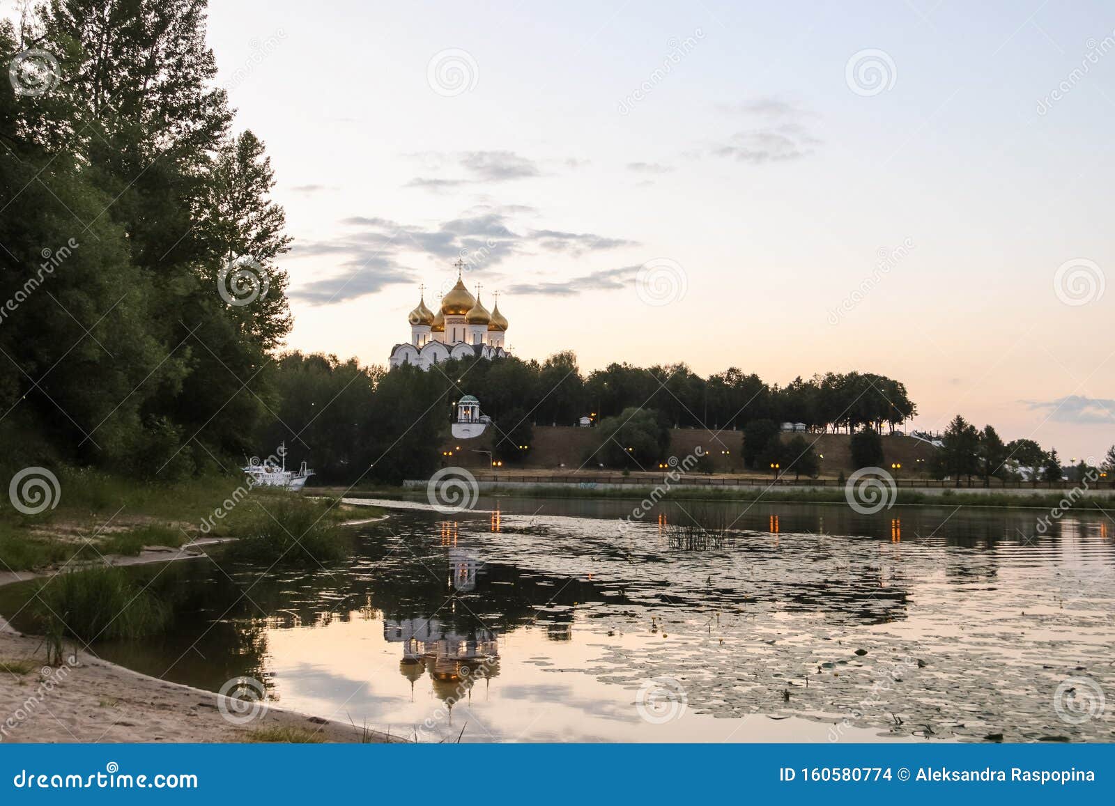 yaroslavl; view of kotoroslnaya embankment from the side of the damansky island