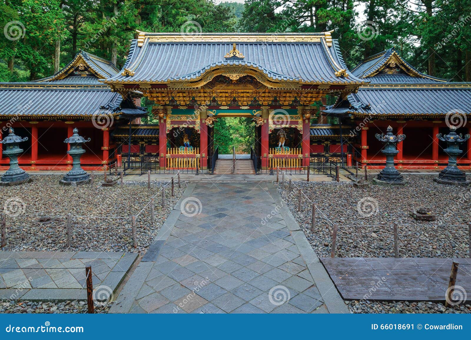 Yashamon Gate At Taiyuinbyo Shrine In Nikko Japan Stock Image Image Of Japanese Heritage Yashamon Gate At Taiyuinbyo Shrine In Nikko Japan Stock Image Image Of Japanese Heritage