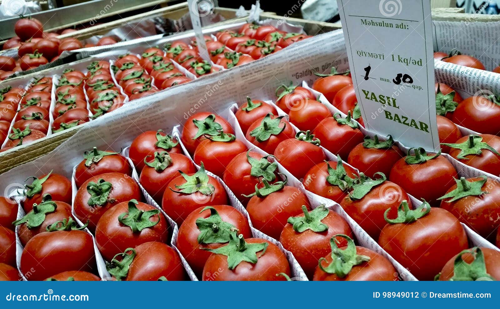 Yasil市场 图库摄影片. 图片 包括有 食物, 新鲜, 秃头, 绿叶, 本质, 出售, 蕃茄, 红色 - 98949012