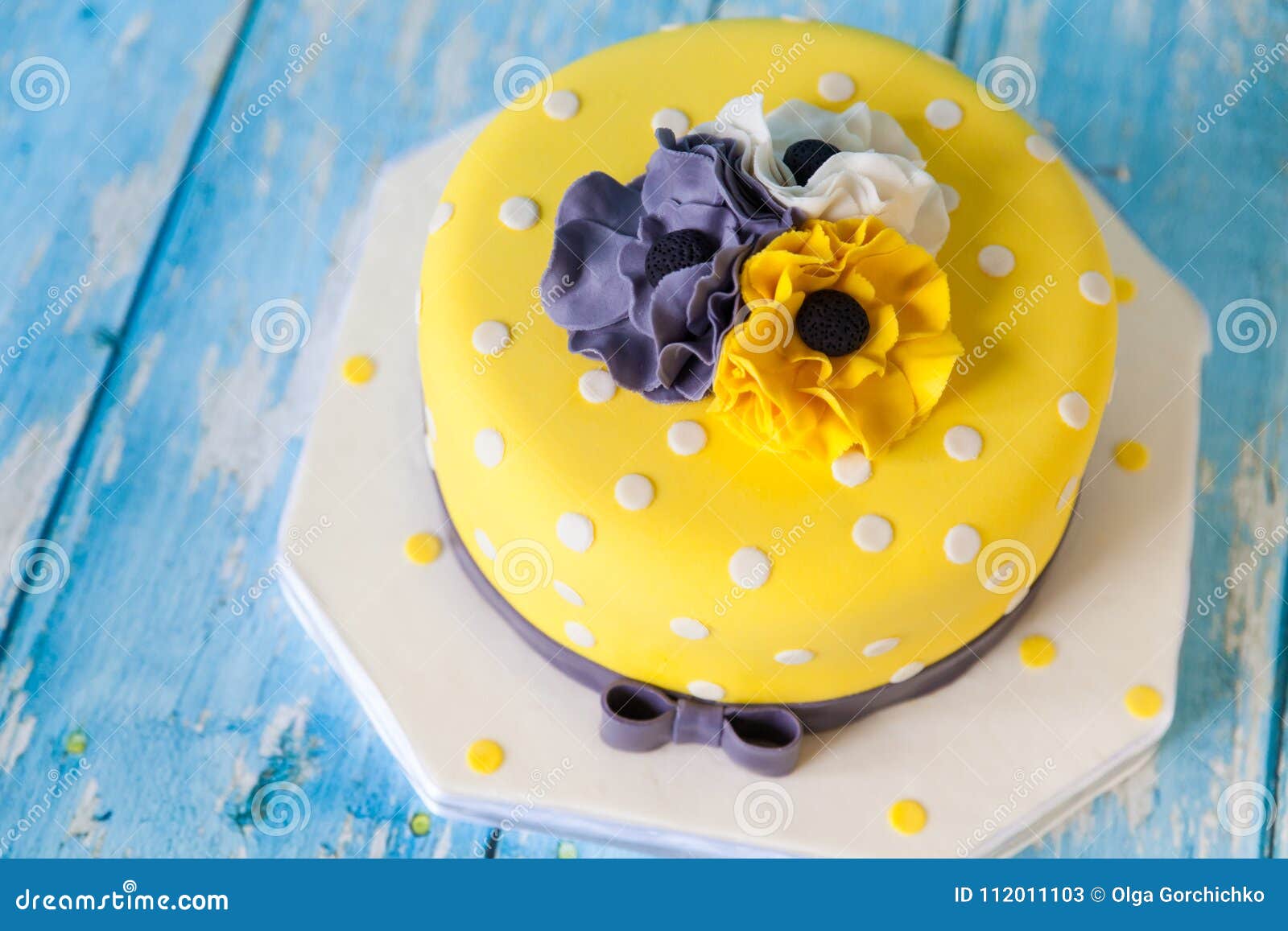 34 240 Yellow Birthday Cake Photos Free Royalty Free Stock Photos From Dreamstime 34 240 Yellow Birthday Cake Photos Free Royalty Free Stock Photos From Dreamstime