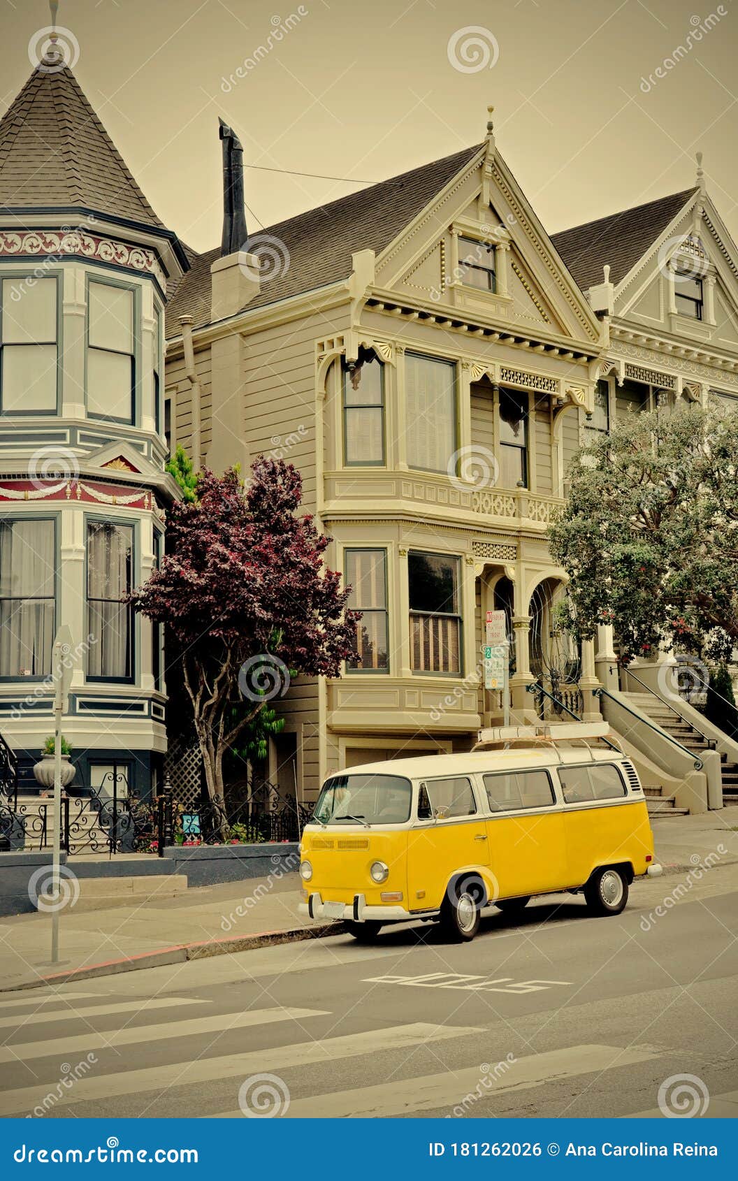 Yellow in San Francisco Editorial Photo - Image of turism, trip: