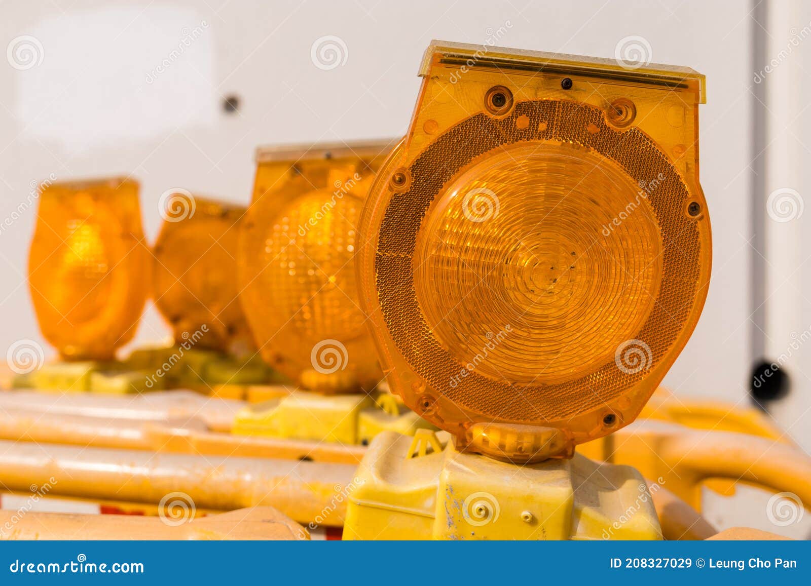 Yellow caution light stock image. Image of slow, repair 208327029