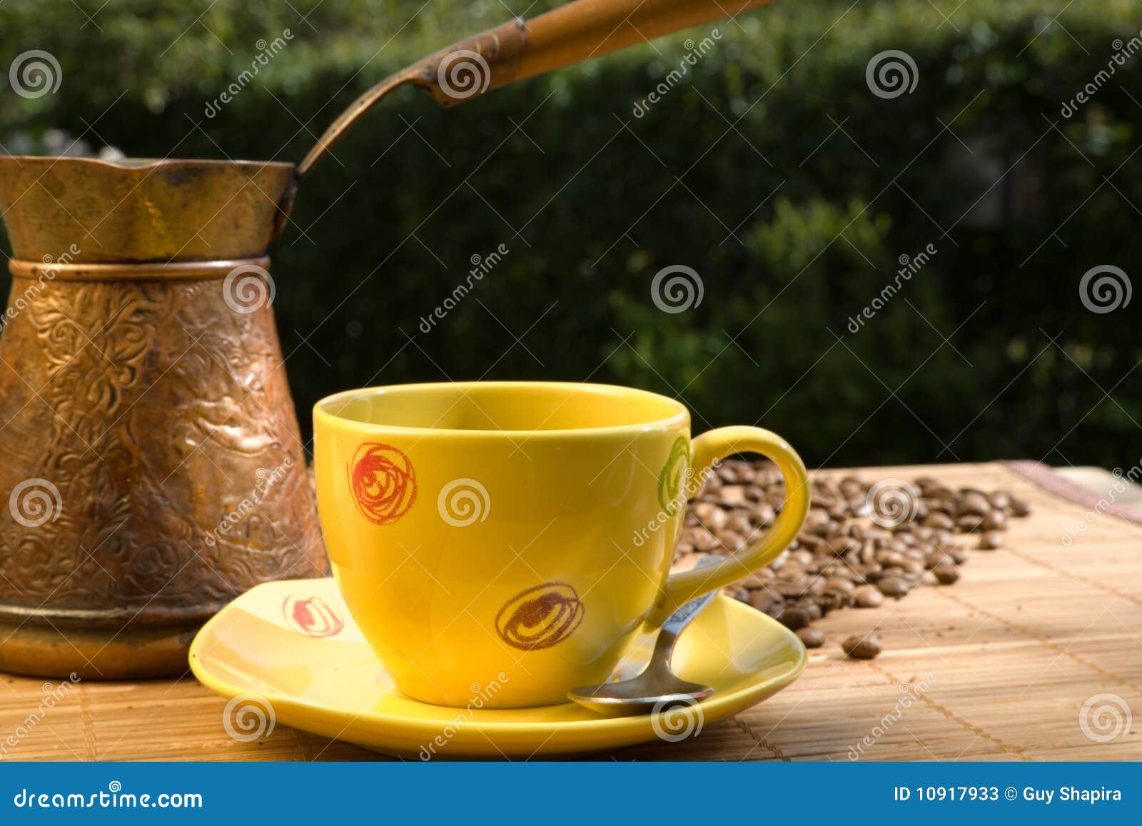 Yellow coffee cup stock image. Image of caffeine, dlyudtse 10917933