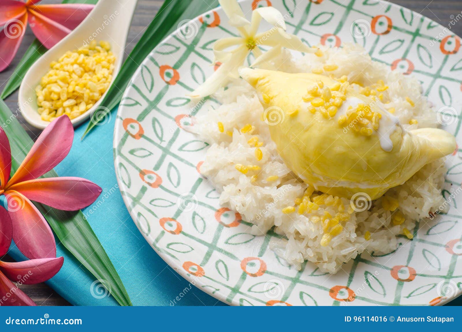 Yellow Durian With Sweet Sticky Rice And Coconut Milk ...