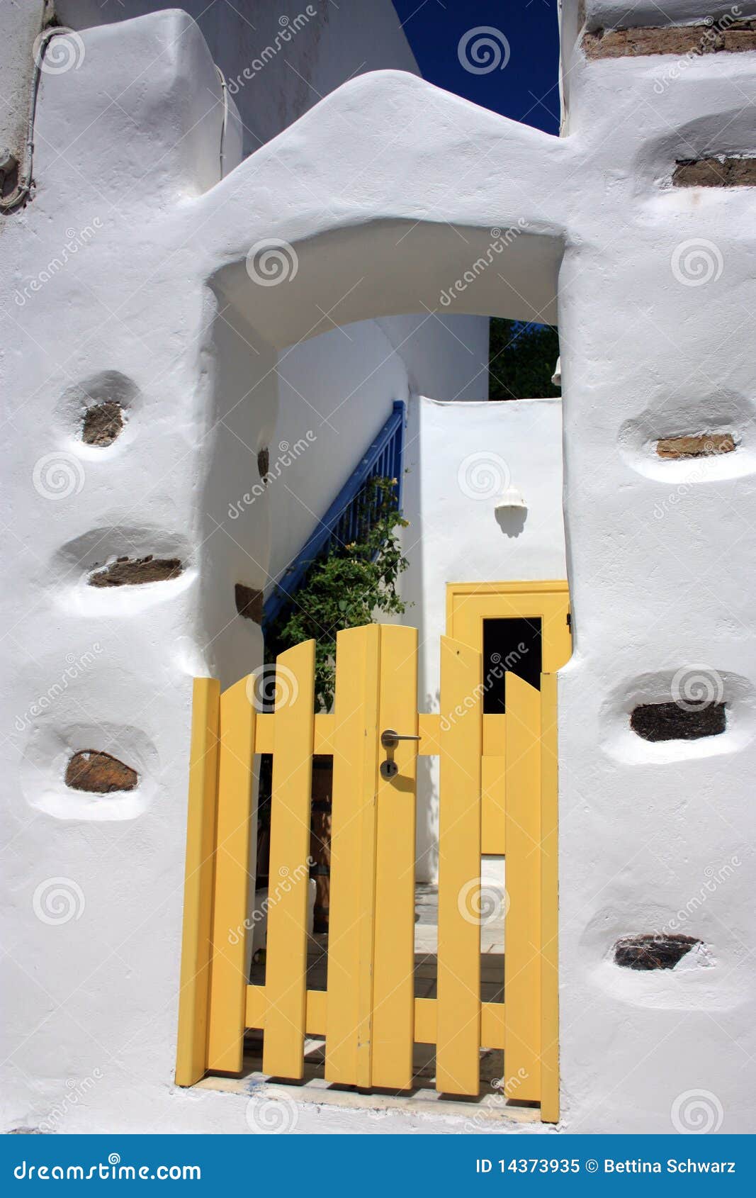 Yellow Gate Royalty Free Stock Photo - Image: 14373935