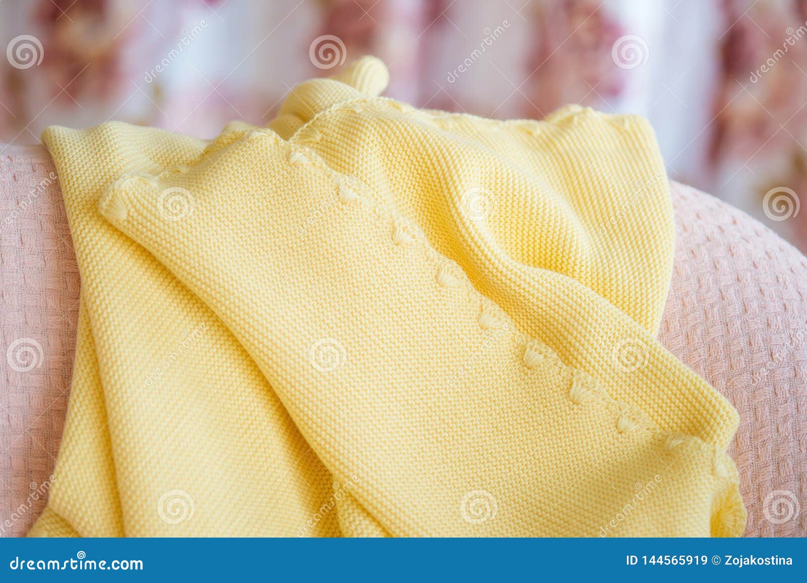 yellow knitted plaid trimmed with lace i