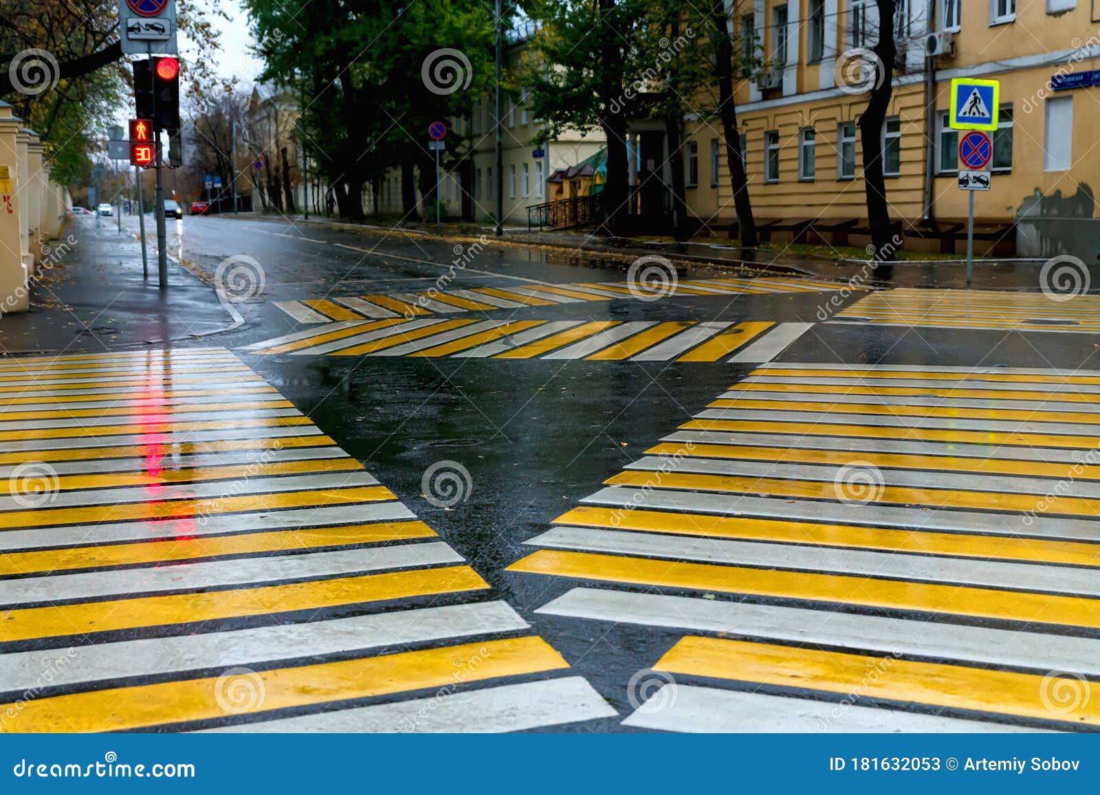 pedestrian crossing intersection