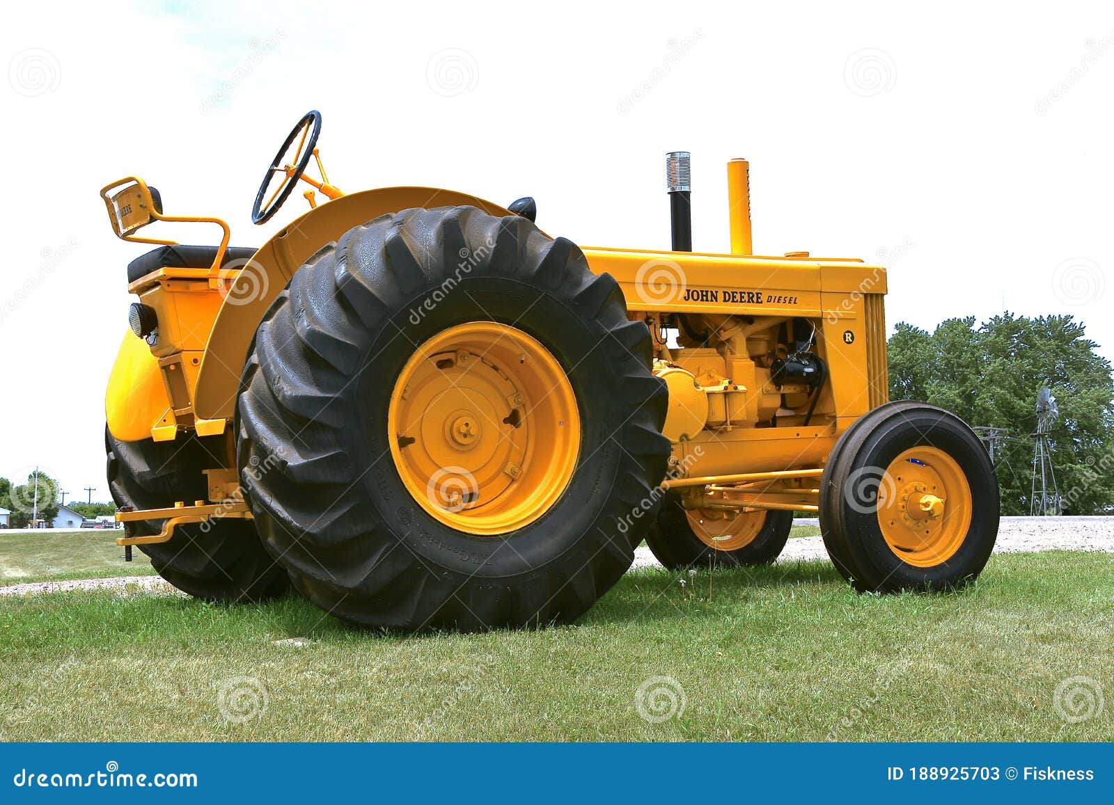 Old yellow tractor Stock Vector by ©kokandr 5621800