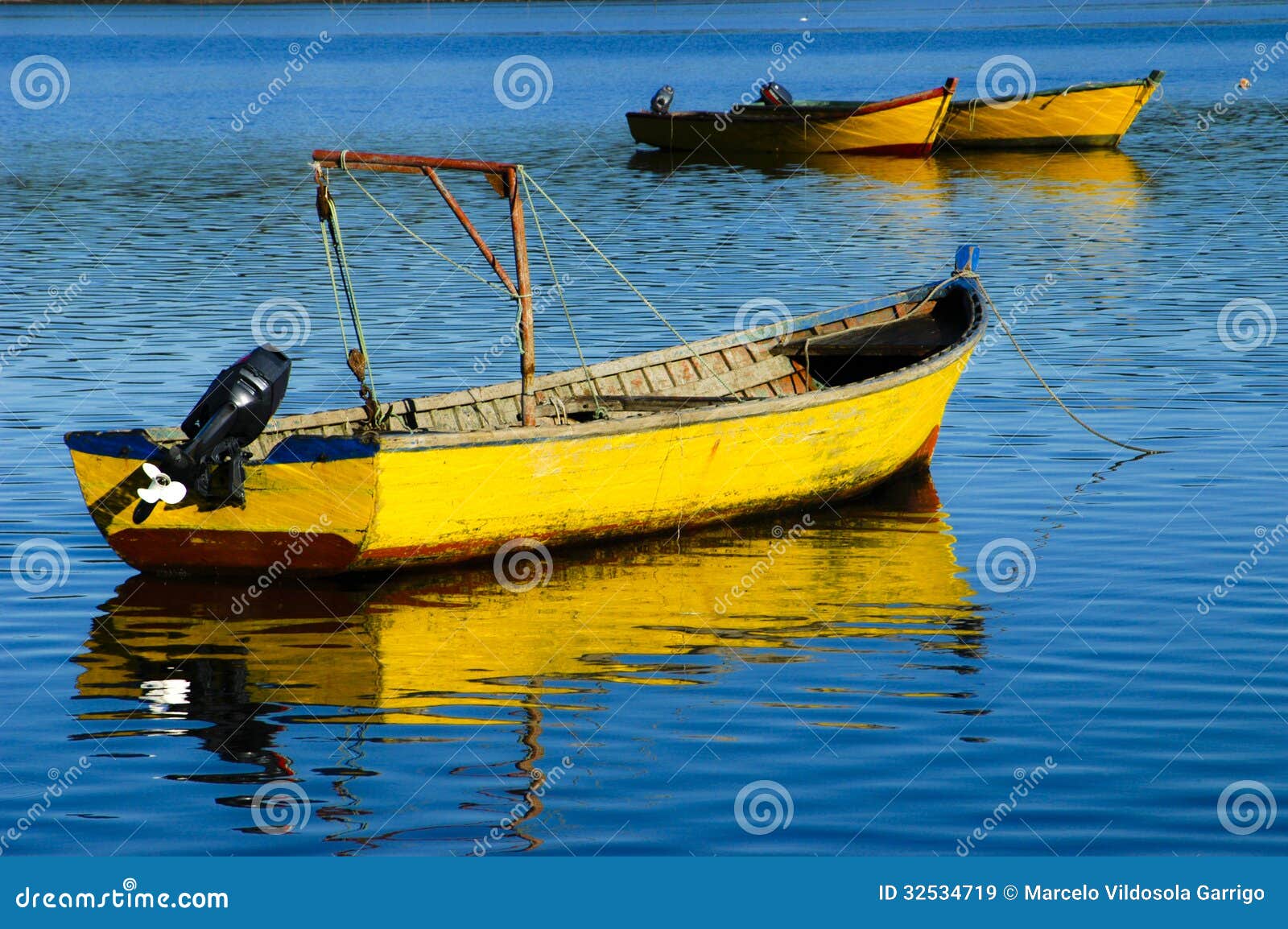 Yellow Boat Royalty Free Stock Images - Image: 32534719