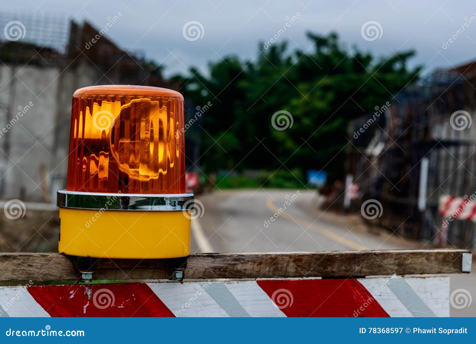 Yellow Siren Light On Industrial Equip. Stock Photography