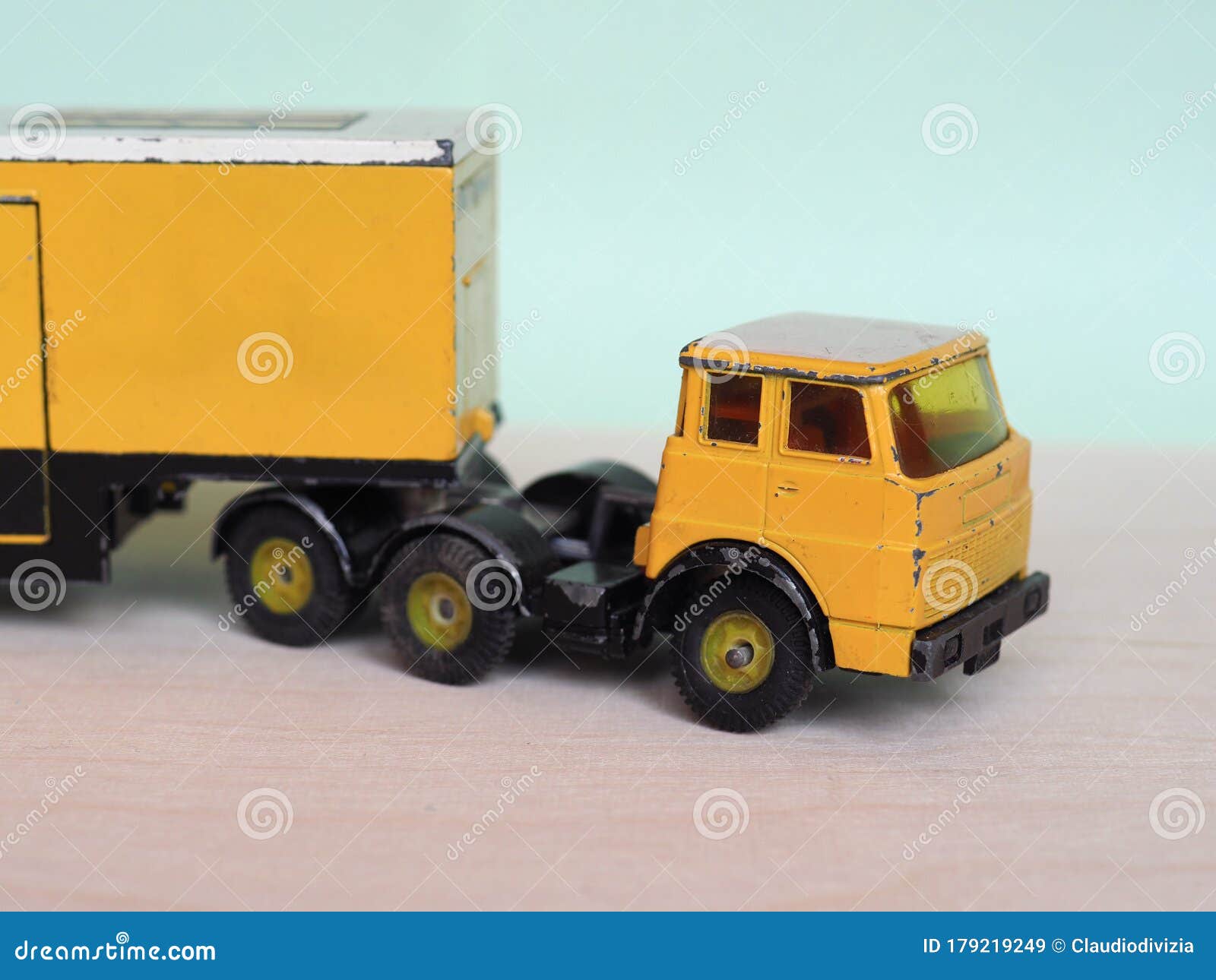 toy articulated lorry