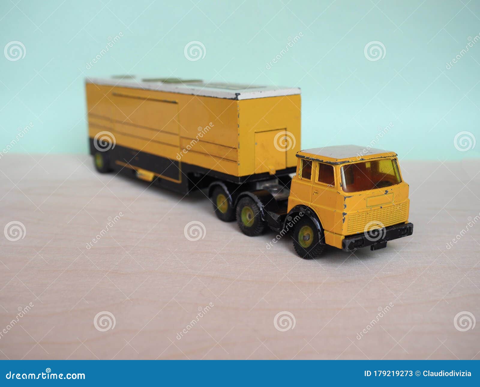 toy articulated lorry