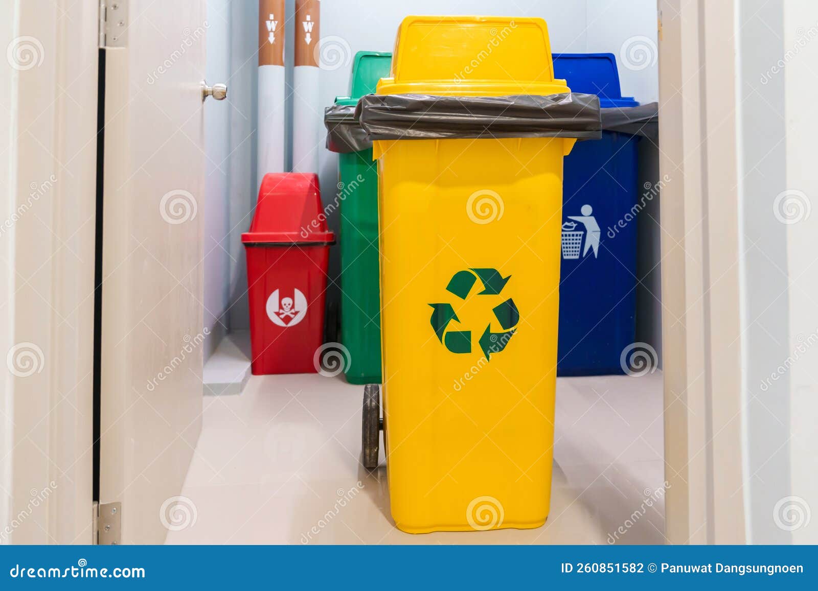 Significance of Green, Red and Blue Dustbins