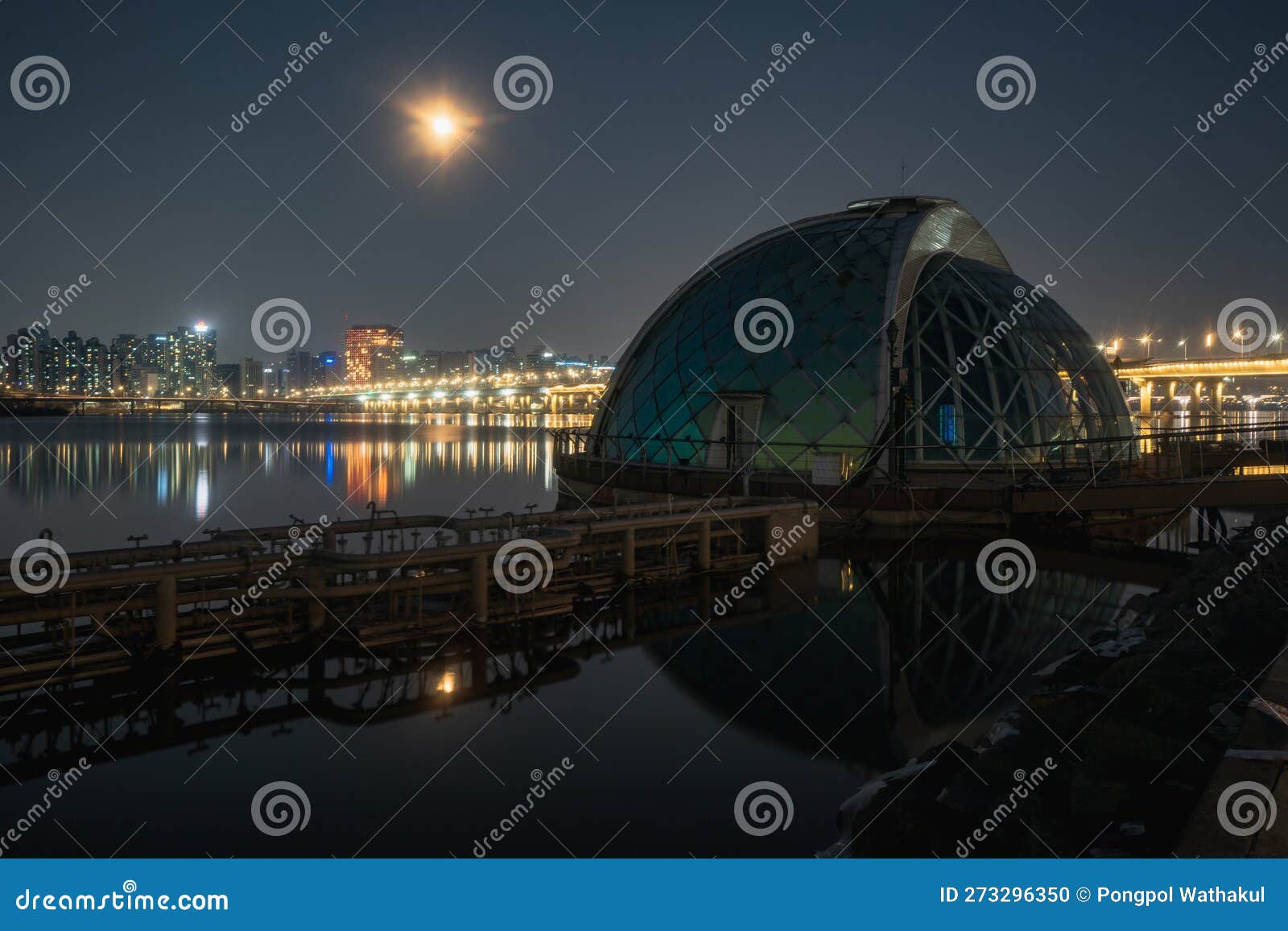 Yeouido hangang riverside park and beautiful nightscape near Mapo bridge during winter night at Yeongdeungpo,Seoul South Korea : 5 February 2023