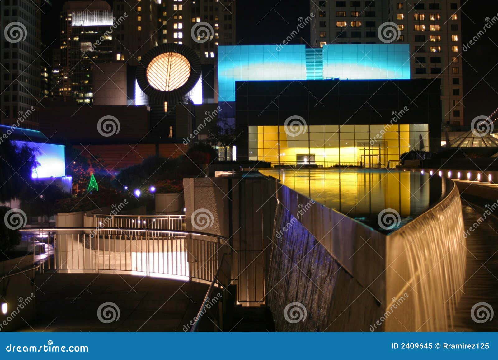 yerbabuena gardens at night