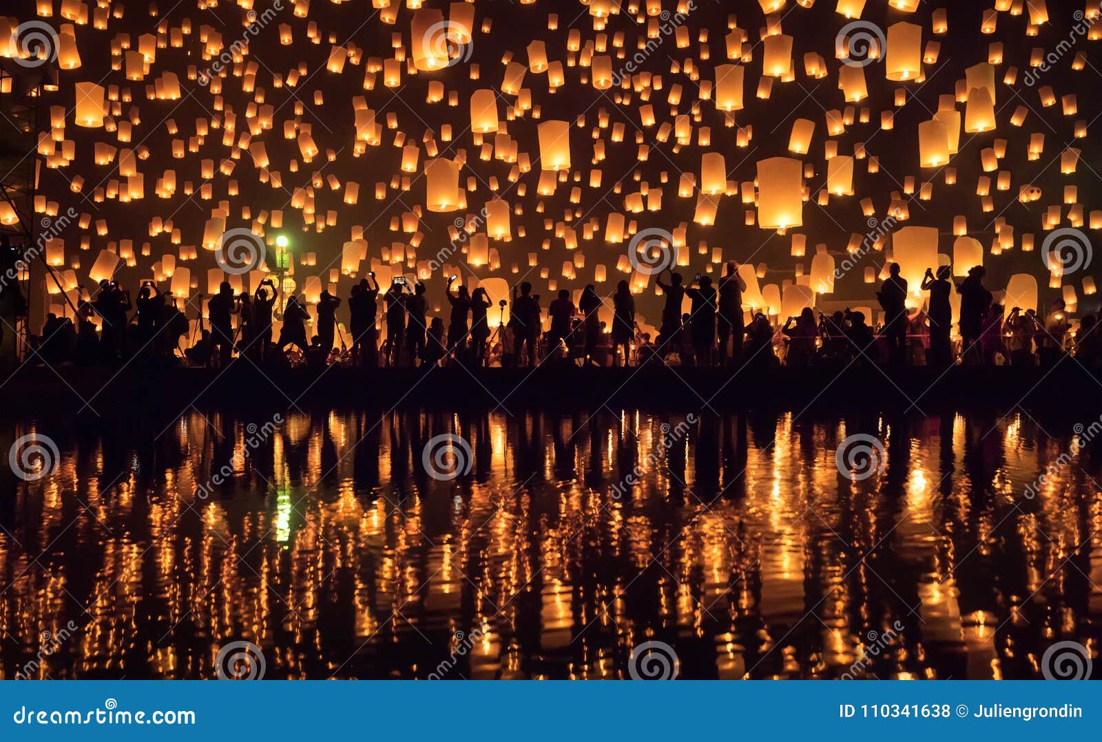 yi peng festival chiang mai, thailand