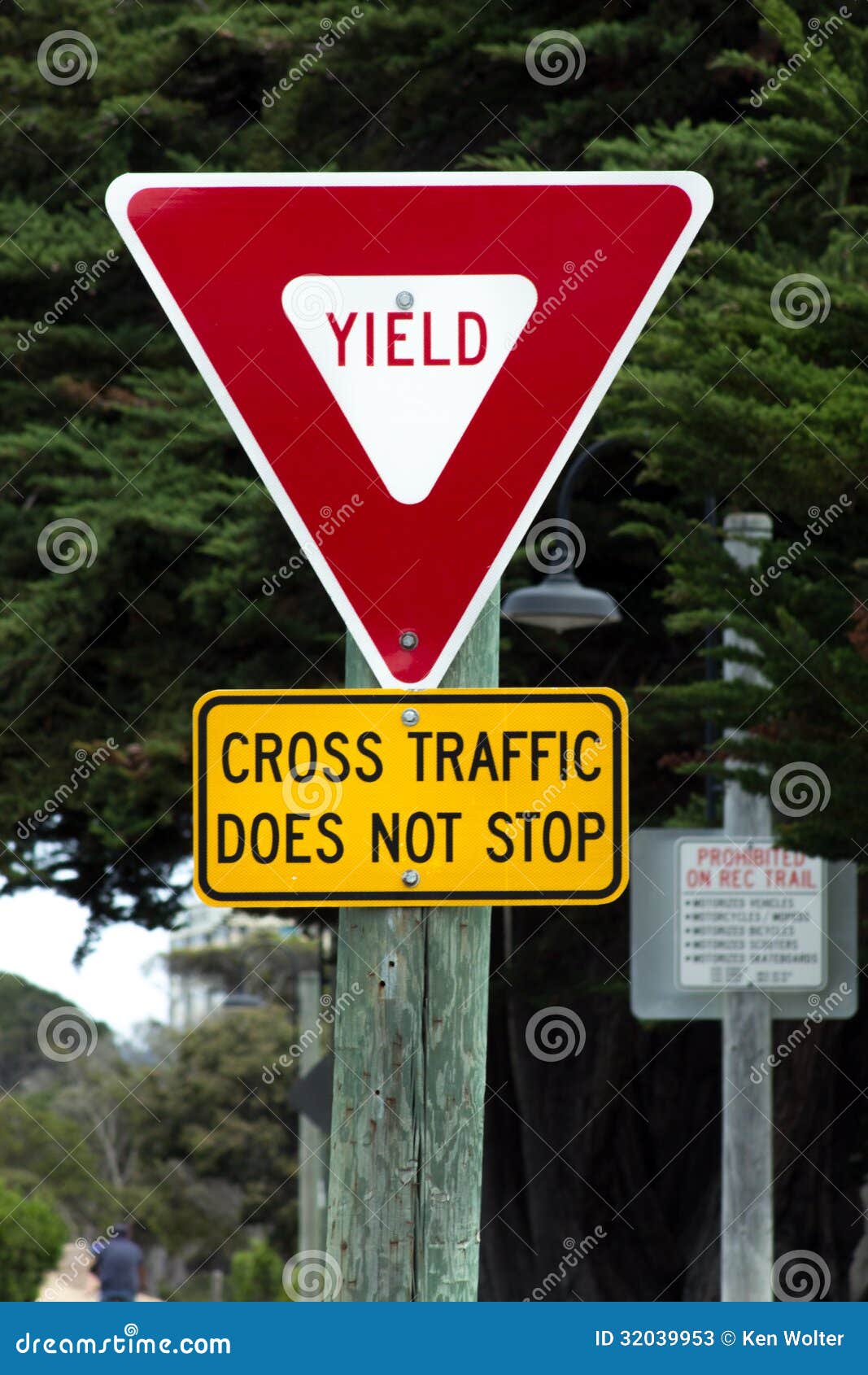 Yield Sign Stock Photos - Image: 32039953