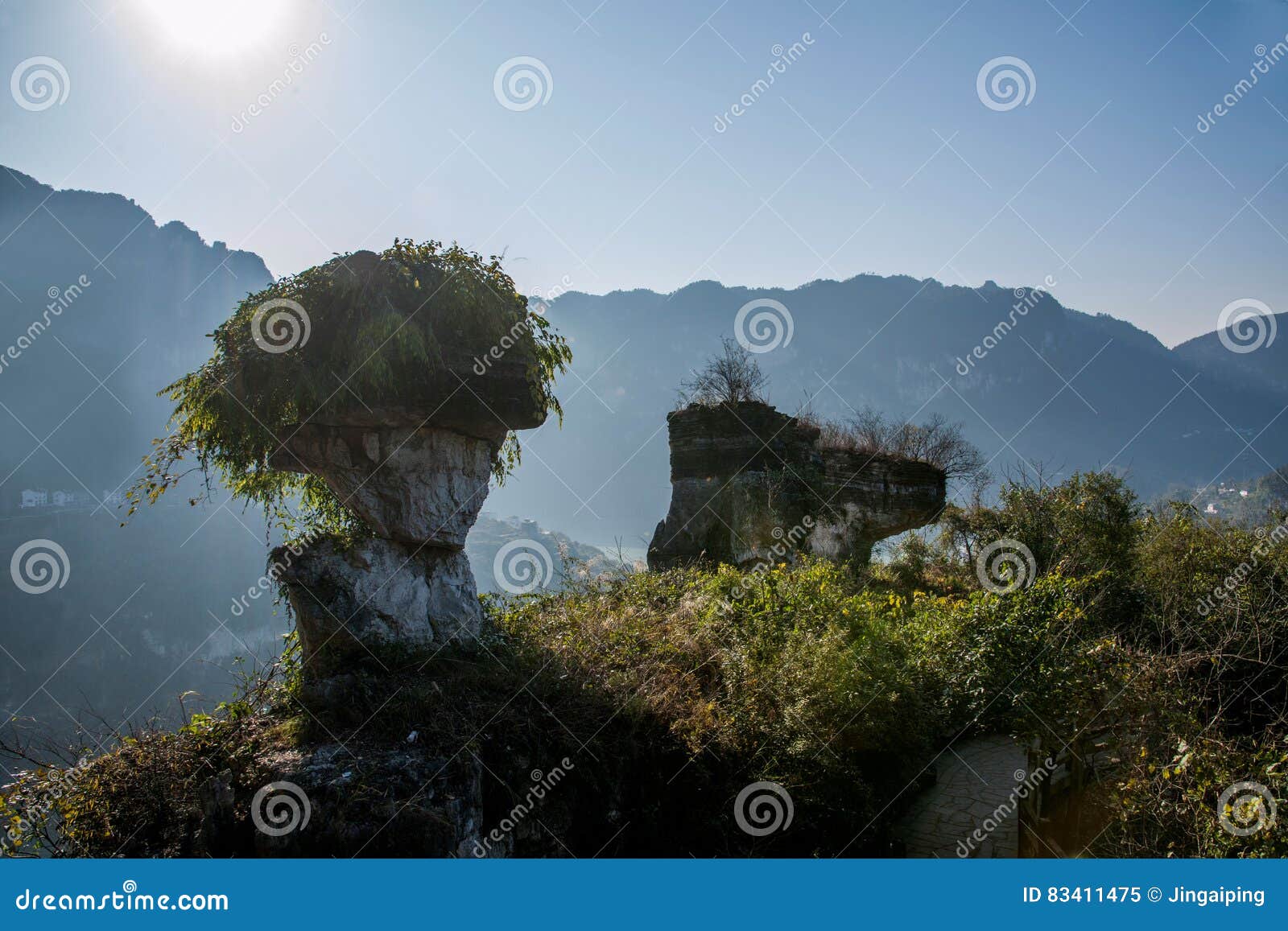 yiling, hubei three gorges of the yangtze river dengying gap in the shadow of stone