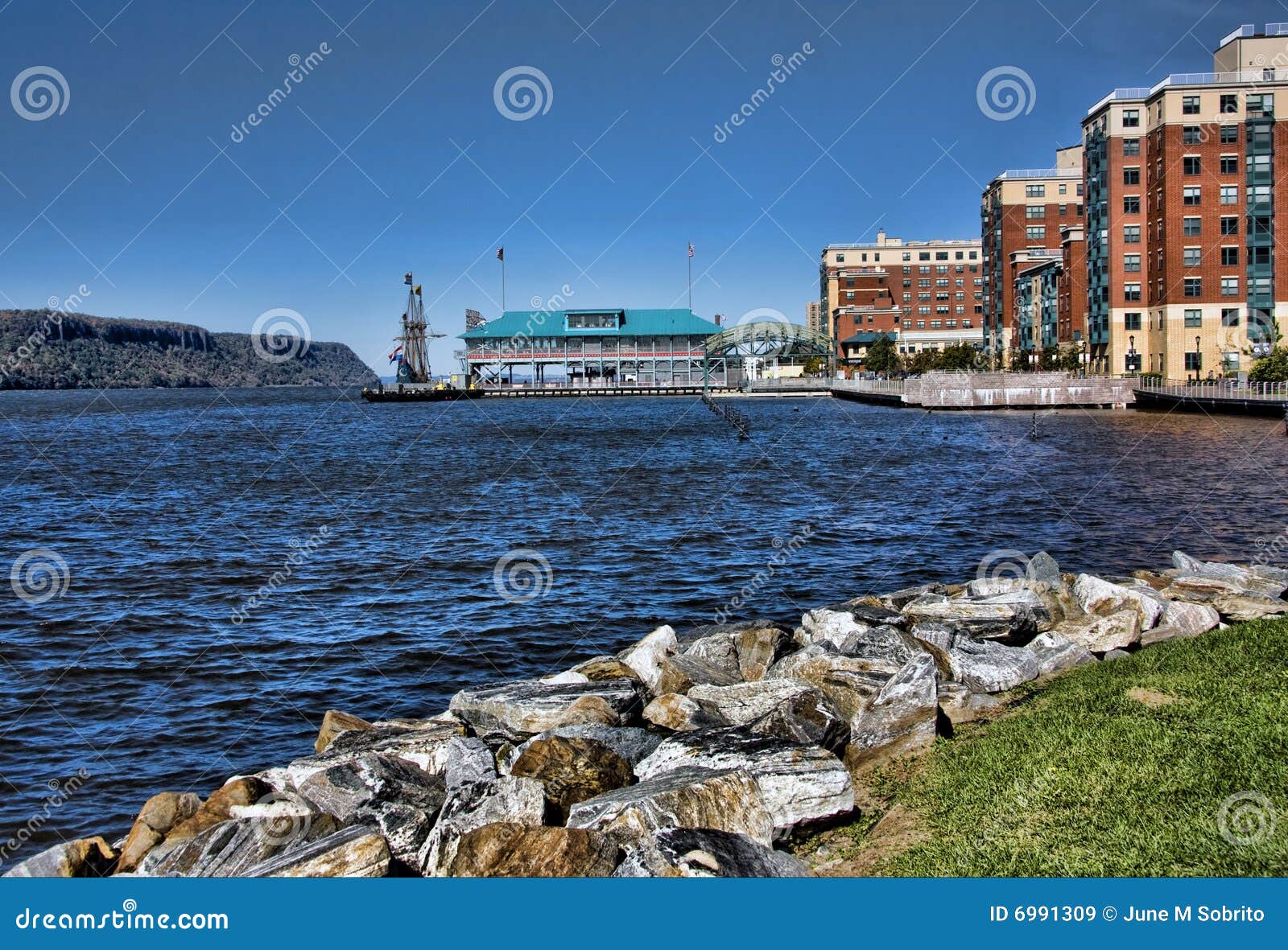 Yonkers Waterfront stock image. Image of relaxation, view 6991309