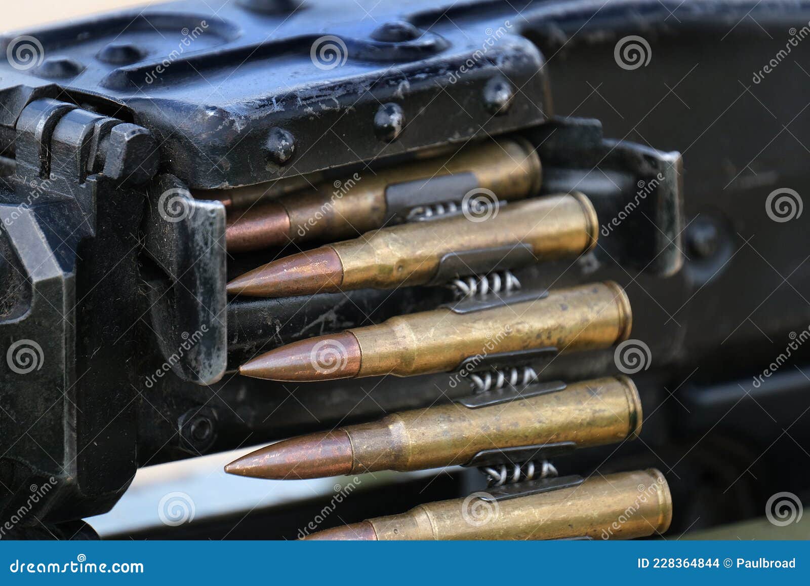 https://thumbs.dreamstime.com/z/yorkshire-wartime-experience-leeds-uk-august-belt-machine-gun-ammunition-situ-cartridges-using-metal-clips-mg-german-228364844.jpg