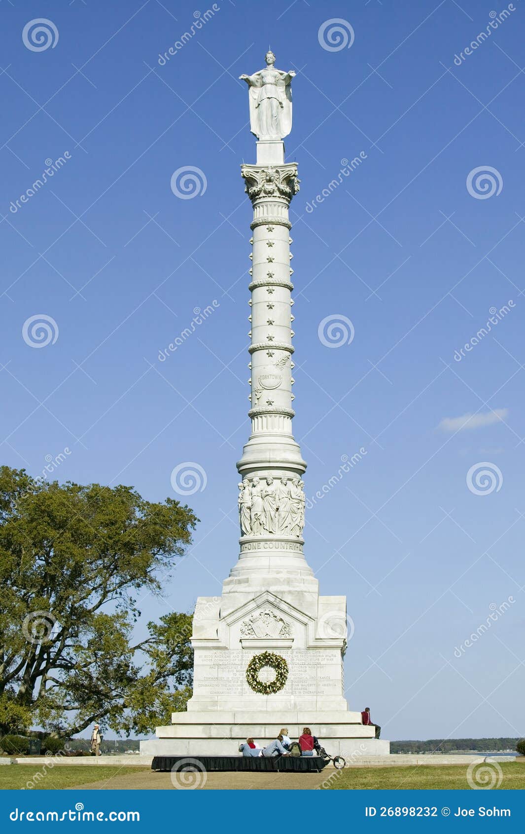 Yorktown Victory Monument editorial photography. Image of historic 26898232