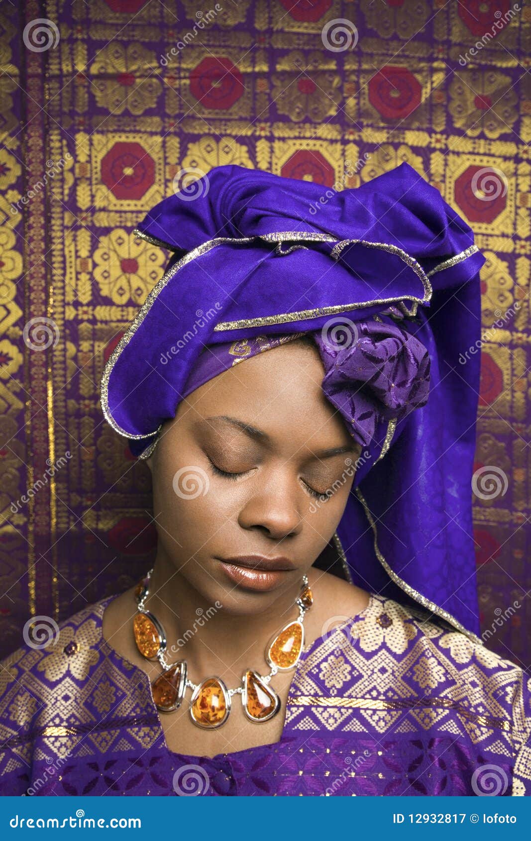 Traditional african woman hi-res stock photography and images - Alamy