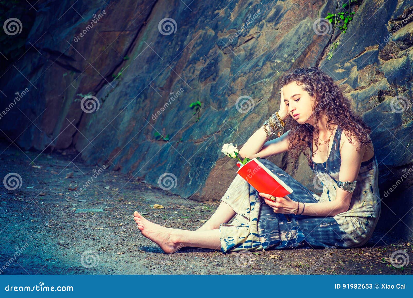 https://thumbs.dreamstime.com/z/young-american-woman-reading-red-book-sitting-ground-traveling-new-york-summer-girl-outside-wearing-long-dress-barefoot-91982653.jpg