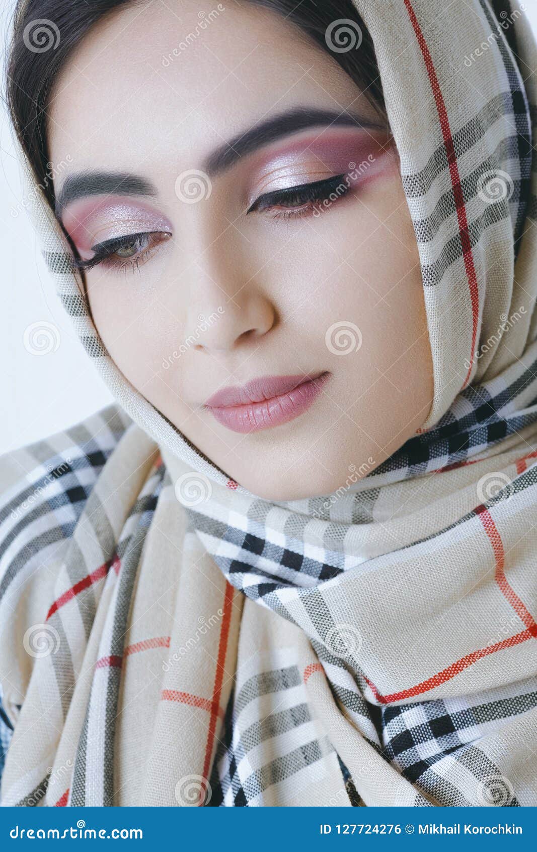 Girls young arab Arabian Brides