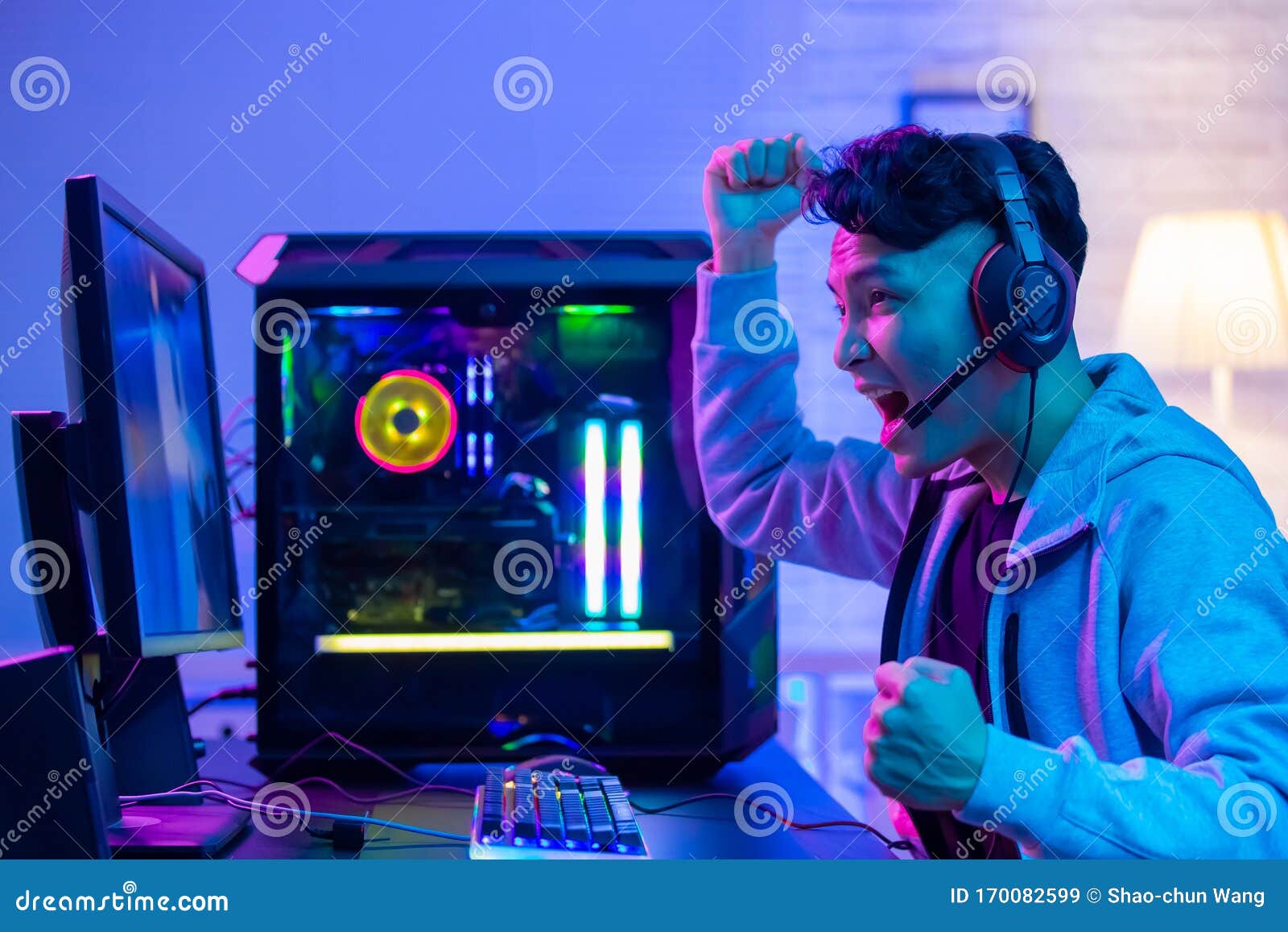 cyber sport gamer playing game