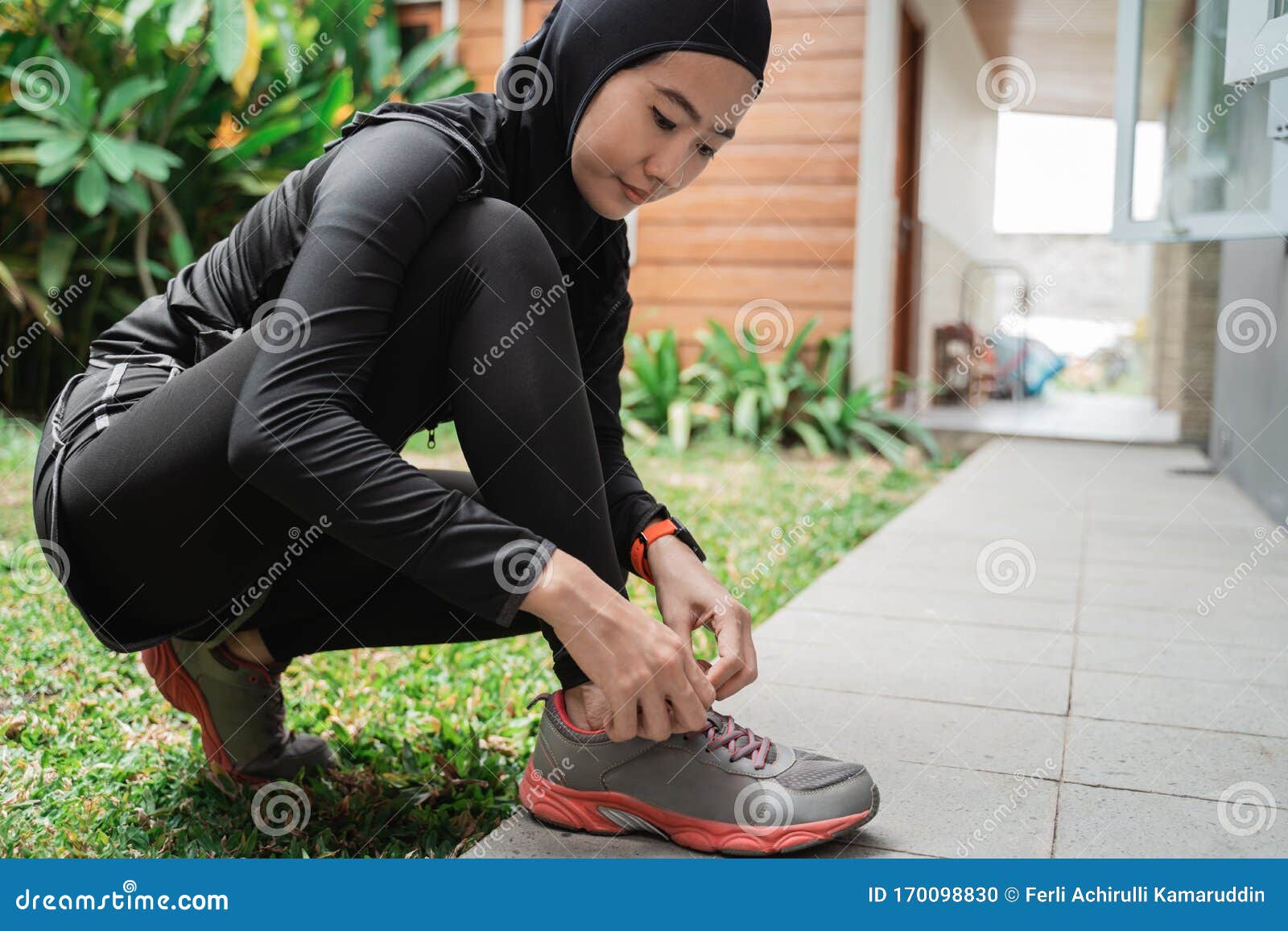 Update more than 91 hijab with sneakers super hot