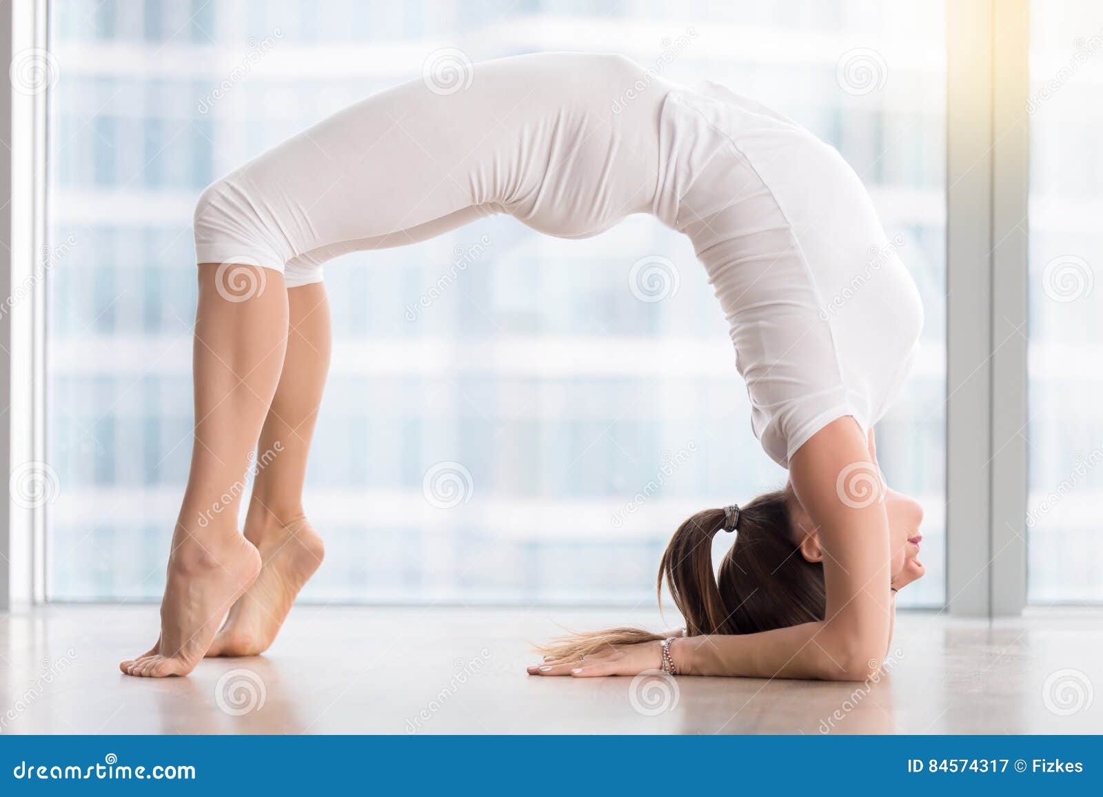 20 Minute Yoga Workout | Full Body Yoga | BistroMD | Full body yoga  workout, Yoga help, Types of yoga